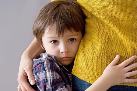 اضطراب جدایی کودک؛ والدین چگونه می‌توانند آن را مدیریت کنند؟