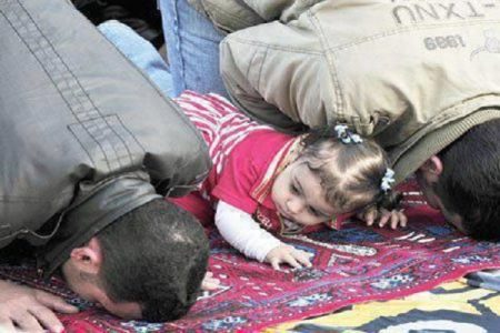 چگونه کودک و نوجوان را با مسجد مأنوس کنیم؟