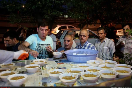 افطاری دادن در ماه رمضان چه ثوابی دارد ؟