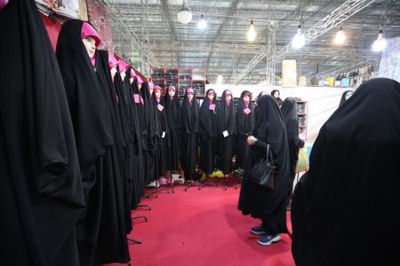 مد اسلامی در مصلی/ «خودت را با حجاب ببین» تجربه‌ای متفاوت برای دختران
