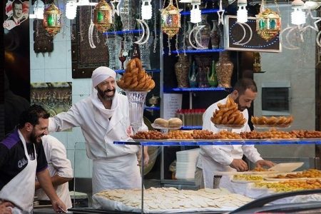شبهات رمضان | اگر رمضان ماه مهمانی خداست، چرا از سفره غذا محرومیم؟