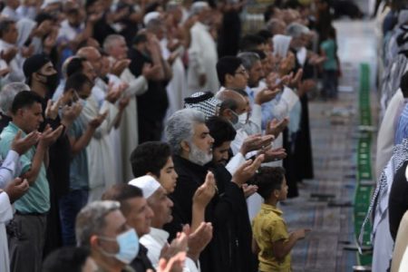 مناظره‌خوانی | چرا شیعیان نماز را جمع می‌خوانند؟