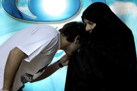 چرا احترام به والدین در اسلام از اهمیت ویژه‌ای برخوردار است؟