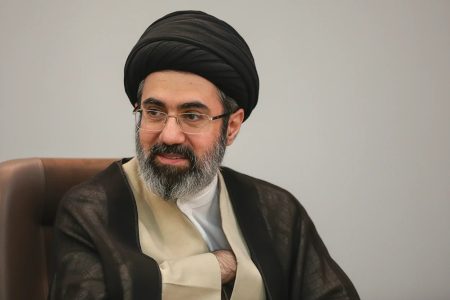رهبر معظم انقلاب، ذخیره الهی برای امت اسلامی است