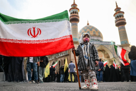 مادری کردن برای خانه و محله در شرایط جنگی