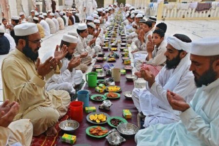 رمضان در پاکستان با آیین‌های معنوی و آداب و رسوم مردمی