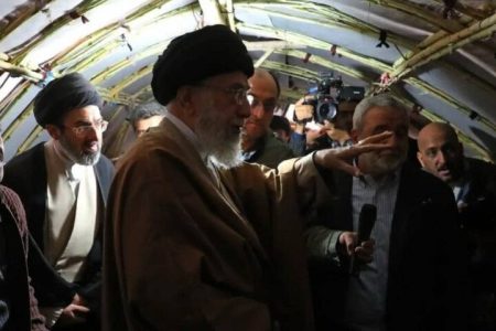 رهبری که حرمت زیرانداز مردم را هم حفظ می‌کرد