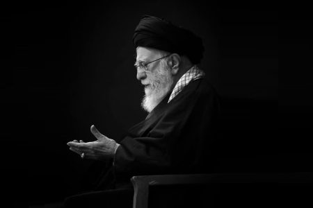 ۱۰توصیه رهبر انقلاب درباره‌ی آداب نماز