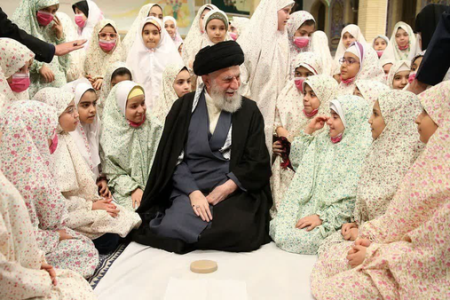 دل قوی می‌داریم