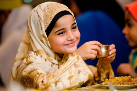 چگونه فرزندان خود را به روزه‌داری تشویق کنیم؟