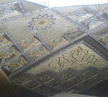 رقص نور در آستانه ایمان؛ روایت هنر آینه&zwnj;کاری از صفویه تا امروز در حرم امام رضا(ع)