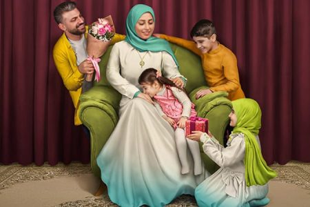 وقار و آرامش‌گری؛ یکی از برجسته‌ترین خصوصیات بانوی مسلمان در خانواده
