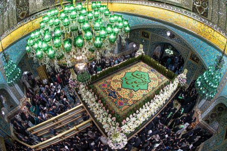 گل‌آرایی حرم امام رضا علیه‌السلام