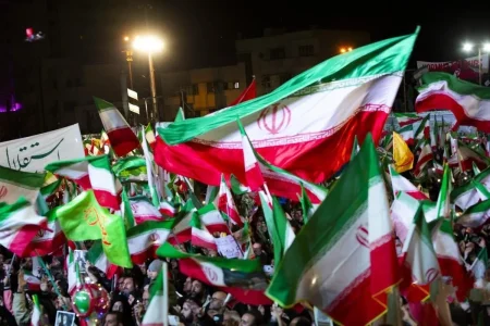 وقتی شهر، سالن سینما شد/ اکران سیار هم‌پای مردم در میدان