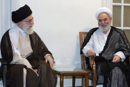 آیت‌الله خوشوقت می‌گفتند که حضرت آقا بسیار متواضع است