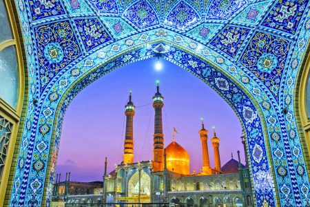 از مدینه تا قم؛ چگونه حضرت معصومه(س) ایمان را به یک حرکت تاریخی تبدیل کرد؟
