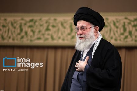 نام رهبر شهید، چراغی فروزان در قلب مردم ایران است