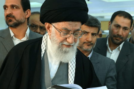 روایت جالب یک نویسنده از توجه رهبر شهید به کتاب و ادبیات