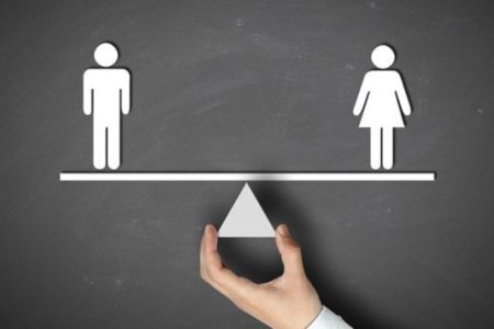 سرپرستی خانواده؛ باری بر دوش یا مدالی بر سینه؟
