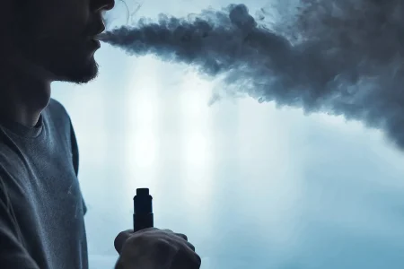 دین با دخانیات چه نسبتی دارد؟ وقتی سیگار فقط یک مسئله فقهی نیست