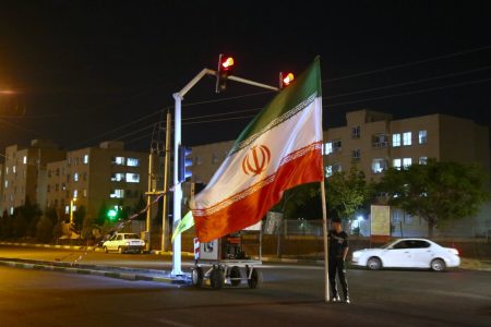 خداوند به چه کسانی وعده یاری داده است؟