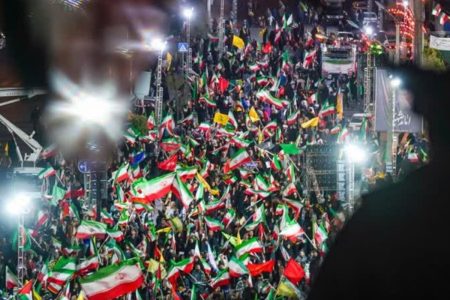 آیا معلوم است مردمی که هر شب در خیابان هستند چه خواسته و مطالبه اصلی و اساسی دارند؟