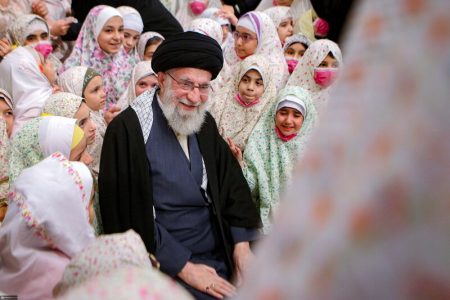 دلیل علاقه امام شهید به مطالعه رمان چه بود؟