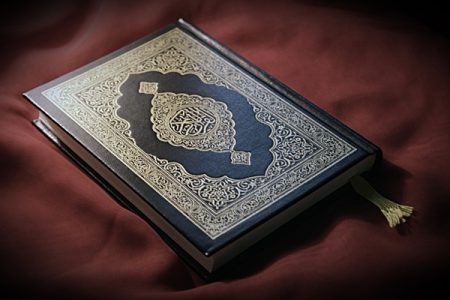 قرآن چگونه مسلمانان را در برابر هجمه دشمن هدایت می‌کند