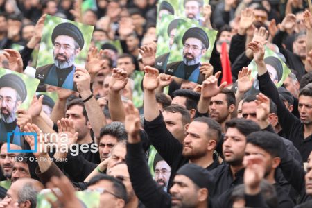 آیت‌الله حائری شیرازی: حفظ انقلاب تنها بر عهده مسئولان نیست