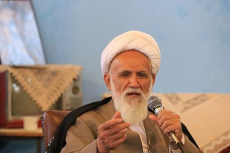 درس اخلاق | وقتی خدمت به مؤمن بر طواف مقدم می‌شود