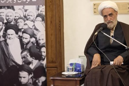 ضرورت شناساندن ابعاد شخصی امام خمینی(ره) به نسل امروز / هر سخن تفرقه‌افکنانه‌ای به سود دشمن است