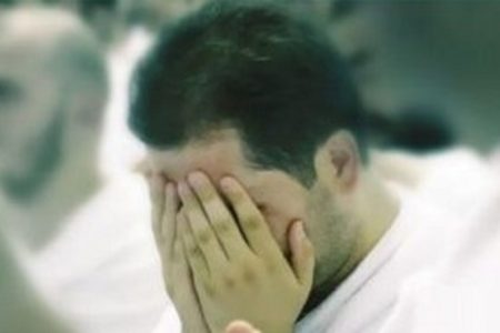 چرا پس از دعا دست‌ به صورت می‌کشیم؟