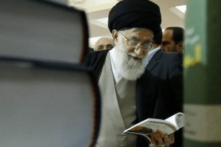 رهبری داشتیم که مادرش حافظ‌شناس بود