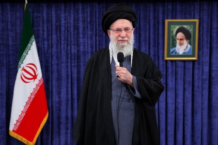 ای مهدی موعود! محتاج دعایت هستیم
