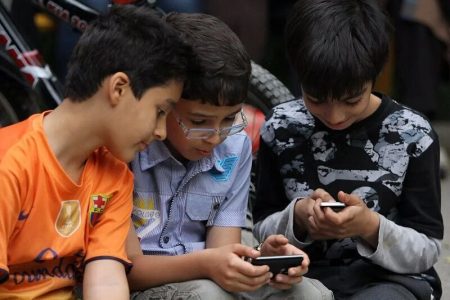 نسل آنلاین؛ راهکارهای علمی برای کاهش وابستگی کودکان به موبایل