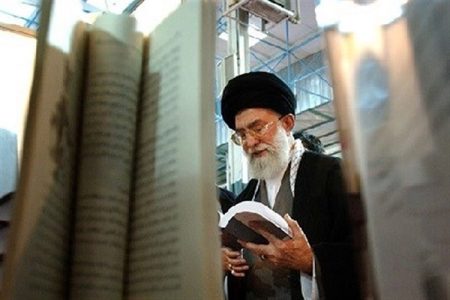بشنوید | «شعر، کتاب، سیاستگذاری» اهتمام سه‌گانه رهبر شهید به زبان فارسی