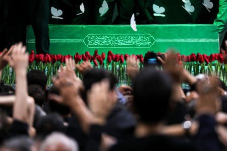 خون شهید؛ ضامن بقا، عزت و استمرار جمهوری اسلامی ایران