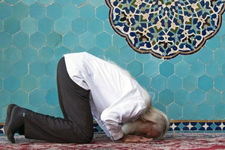 نماز شب چگونه خوانده می‌شود و چه برکات و فضایلی دارد؟