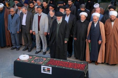 احکام شرعی و چگونگی اقامه نماز لیله الدفن برای شهدا و رهبر شهید