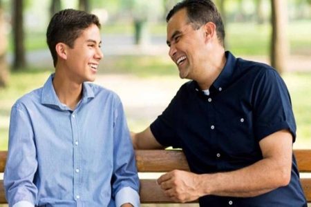 عشق نوجوانی را بحران نبینید؛ والدین چگونه با احساسات فرزندشان برخورد کنند؟