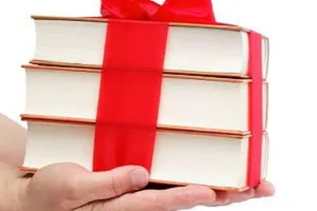 آیا می‌دانید اهدای قرآن یکی از ارزشمندترین هدایا در اسلام است؟