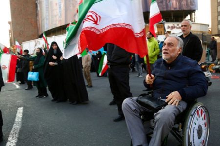 همراهی با والدین؛ فضیلت فراموش‌شده در شب‌های عزاداری