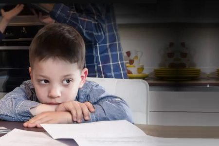 با پرخاشگری و ناسازگاری کودکان چگونه برخورد کنیم؟