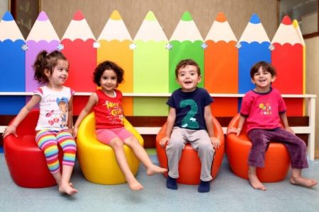 موانع پنهان رشد خلاقیت در کودکان؛ از تبلت تا کلاسهای فشرده