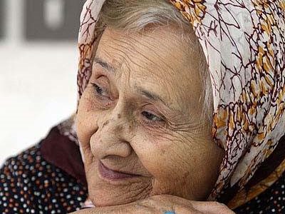 مادر در صدر فهرست نیکی؛ پیام حدیث نبوی برای خانواده‌های امروز