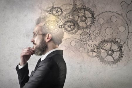 خطای معرفتی در «آزمایش فندک»؛ ریشه‌یابی بحران معنا در علوم انسانی مدرن
