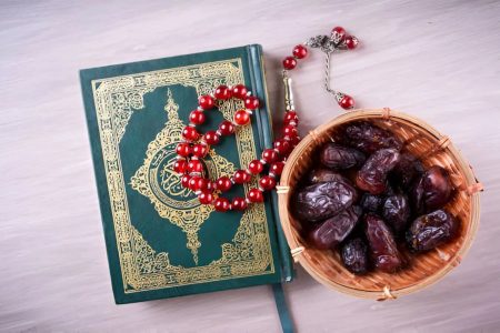 احکام شرعی | اگر در نیت روزه استیجاری تردید کنیم، روزه صحیح است؟