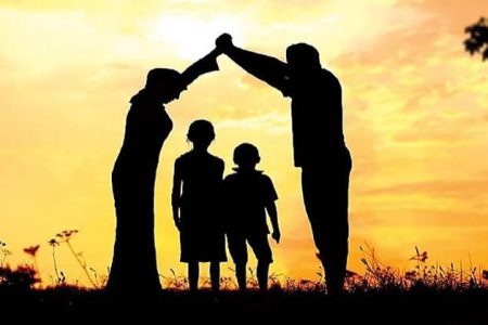 فرزندان چه مسئولیت‌هایی در خانواده دارند؟ از احترام به والدین تا مشارکت در کارهای خانه