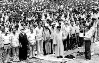 راز محبوبیت آیت‌الله طالقانی؛ چرا «روحانیِ متفاوت» تاریخ معاصر ایران ماندگار شد؟