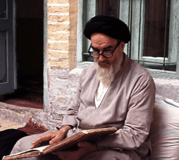 جوانی که امام خمینی(ره) او را «حجت‌الاسلام» خطاب کرد؛ روایت طلبه‌ای که از بازار کتاب بیروت تا قله مقاومت رسید